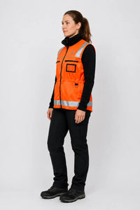 hundesportweste-orange-pro-vorne-mit-frau-31409