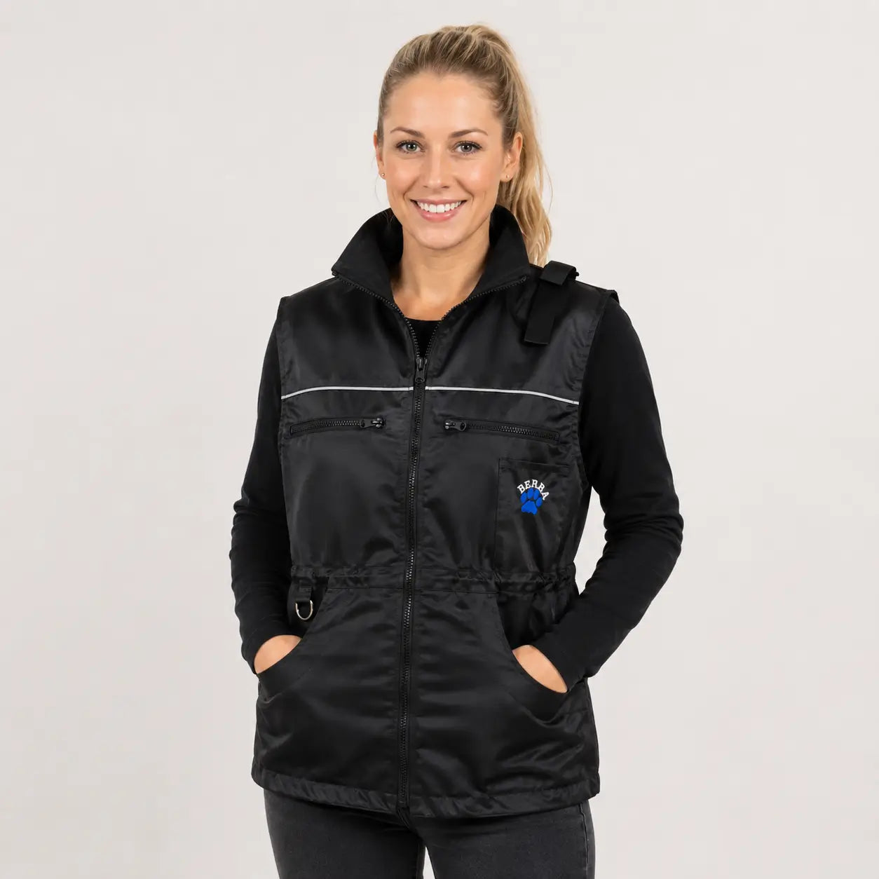 hundesportweste-pro-schwarz-vorne-mit-frau-31406